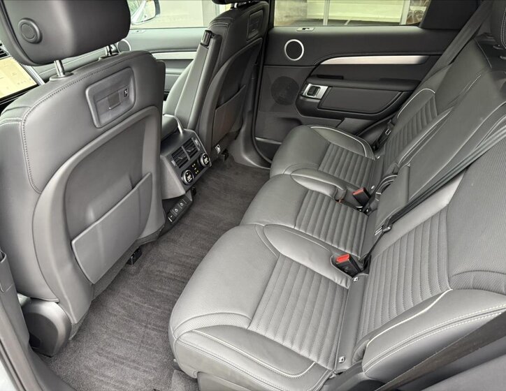 Land Rover Discovery 16