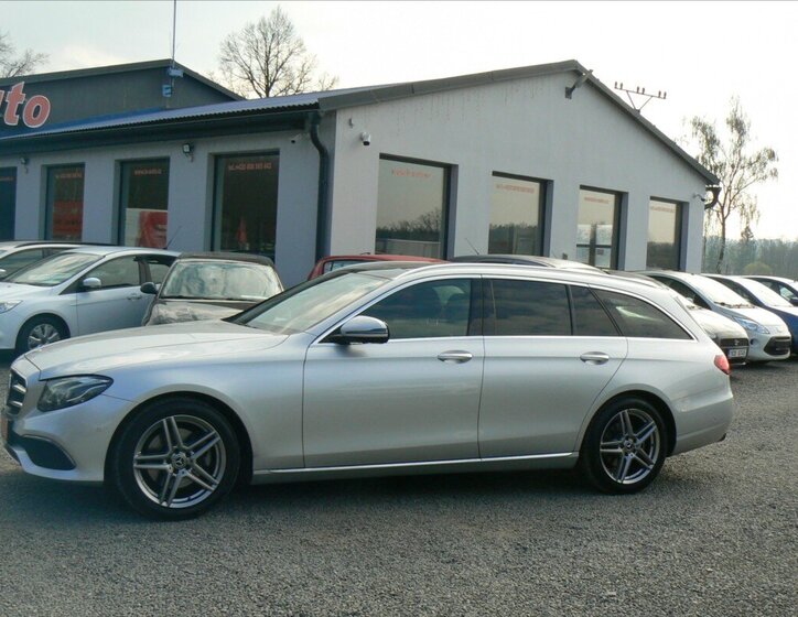 Mercedes-Benz Třídy E Kombi 2,0 l 143 kw