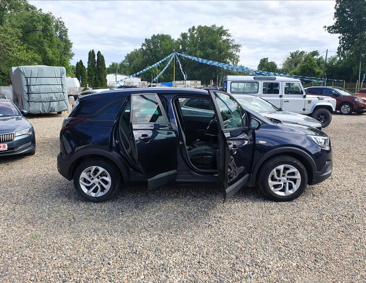 Opel Crossland X SUV / Terénní 1,5 l 75 kw