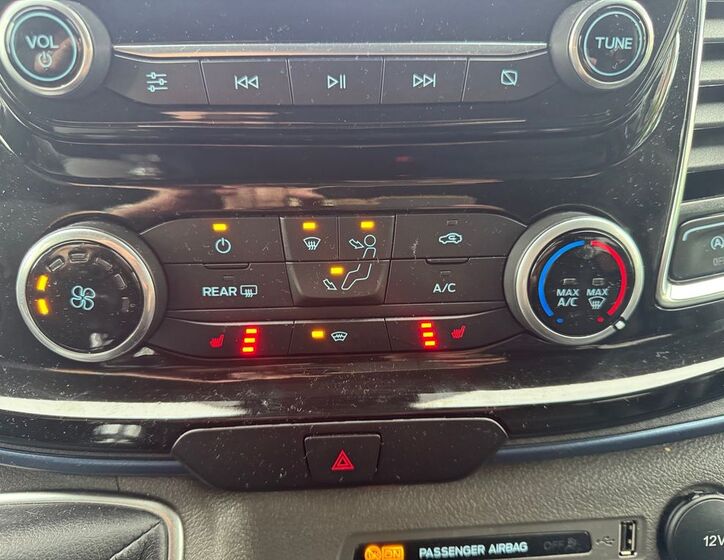 Ford Tourneo Custom 14