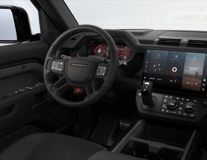 Land Rover Defender 6