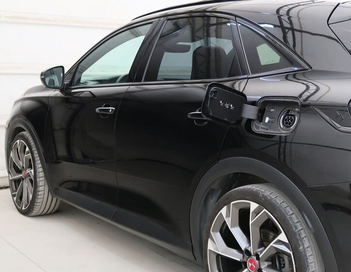 DS Automobiles DS7 Crossback SUV / Terénní 1,6 l 147 kw