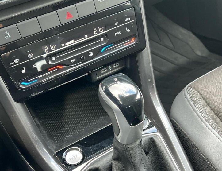 Volkswagen T-Cross Kombi 1,5 l 110 kw