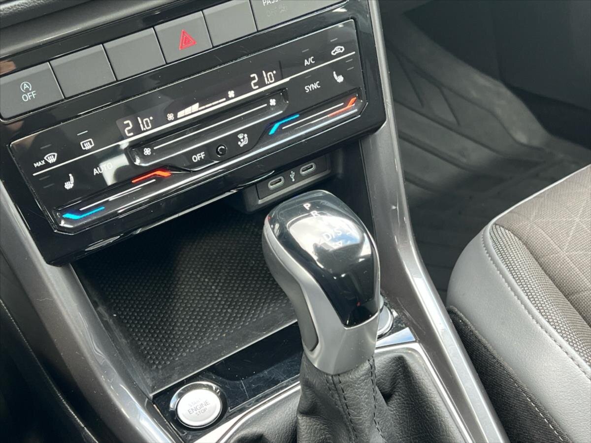 Volkswagen T-Cross Kombi 1,5 l 110 kw