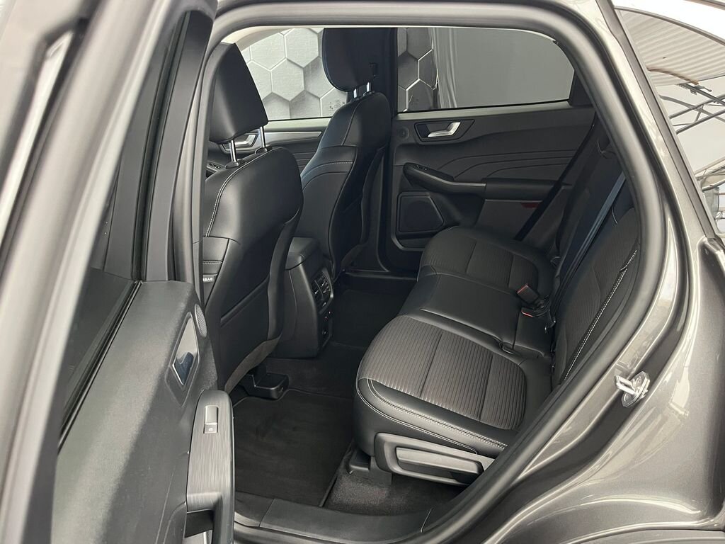 Ford Kuga SUV / Terénní 2,5 l 140 kw