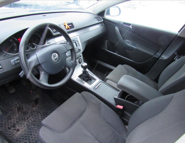 Volkswagen Passat Sedan 2,0 l 103 kw