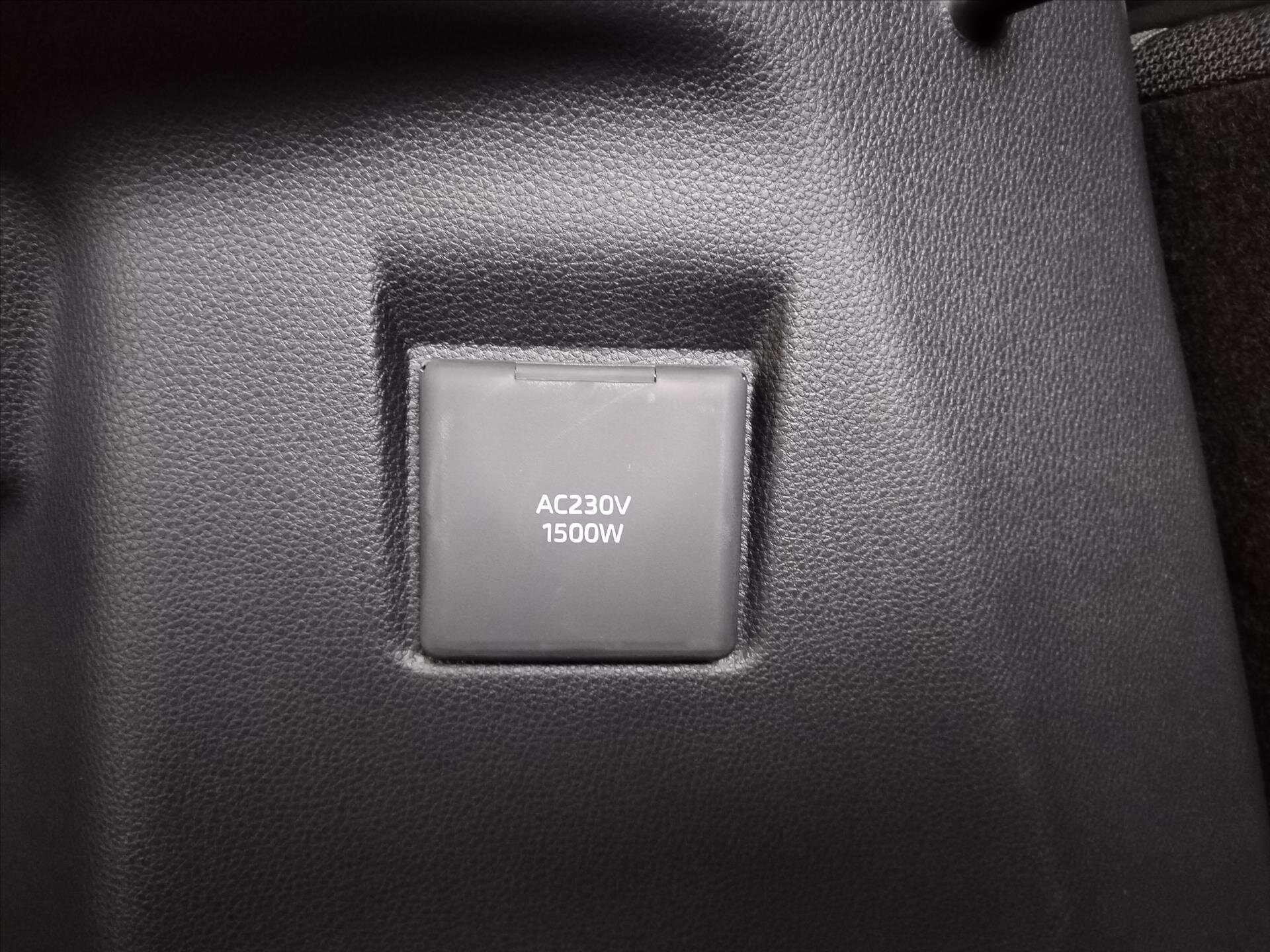 Toyota C-HR CUV 0,0 162 kw