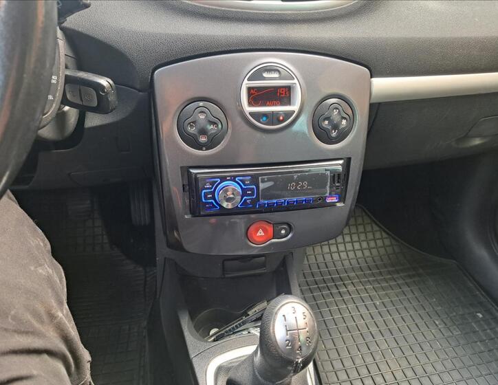 Renault Clio 23