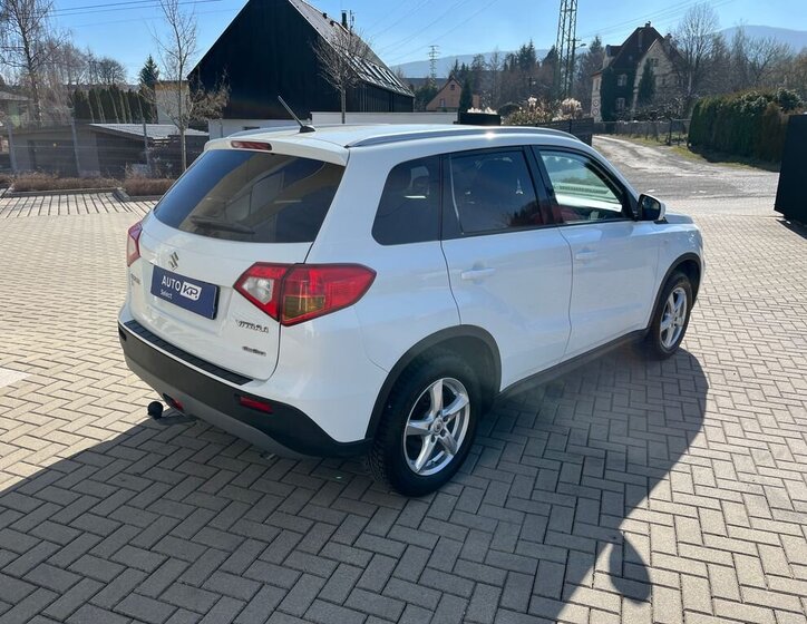 Suzuki Vitara SUV / Terénní 1,6 l 88 kw