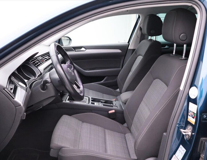 Volkswagen Passat Kombi 1,5 l 110 kw