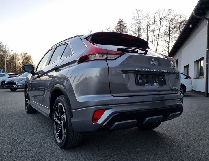 Mitsubishi Ostatní SUV / Terénní 2,4 l 138 kw