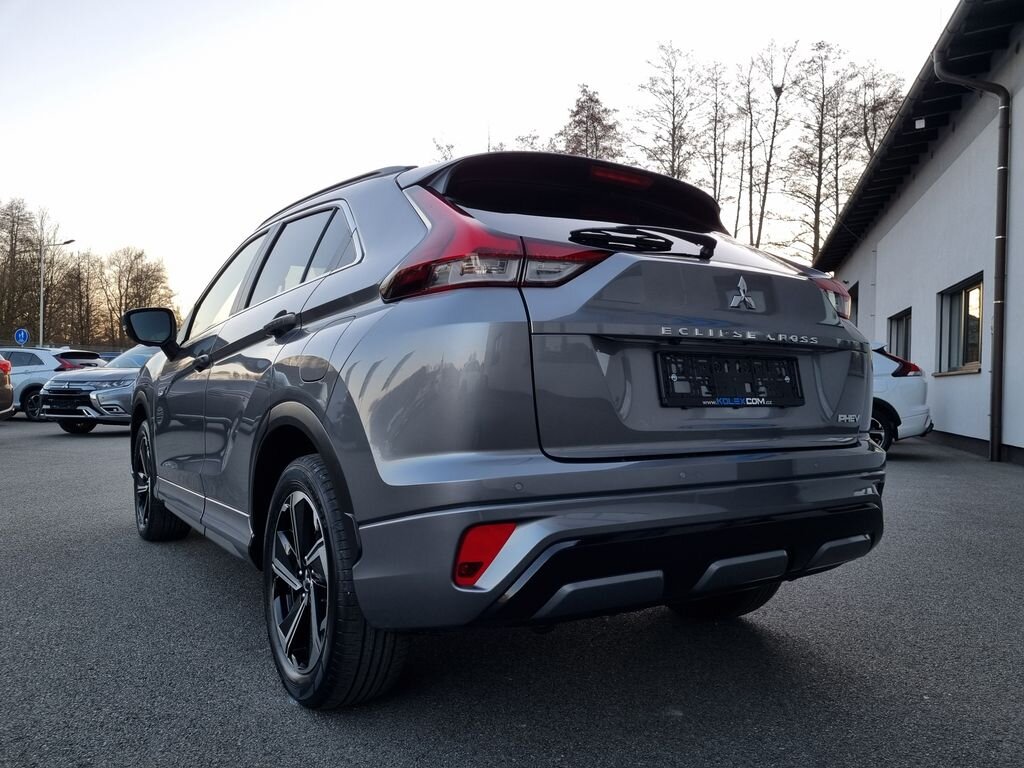 Mitsubishi Ostatní SUV / Terénní 2,4 l 138 kw