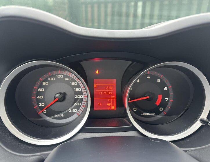 Mitsubishi Lancer Sedan 1,8 l 105 kw