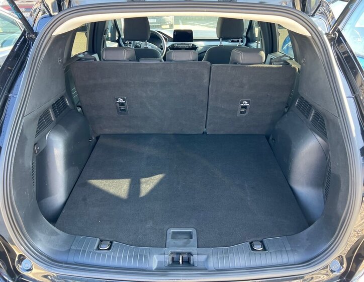 Ford Kuga SUV / Terénní 2,5 l 112 kw