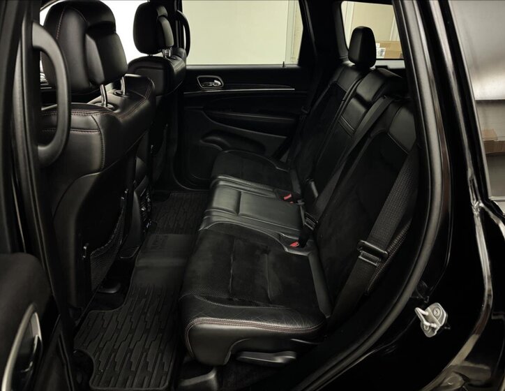 Jeep Grand Cherokee 44