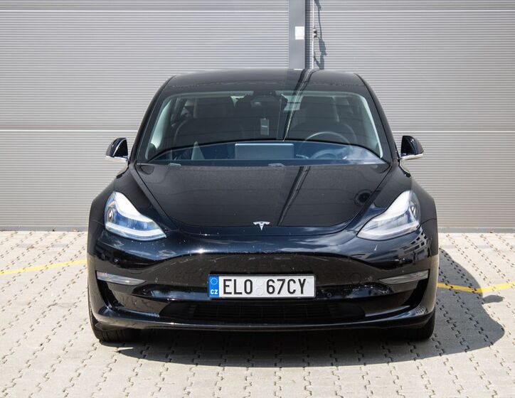 Tesla Model 3 2