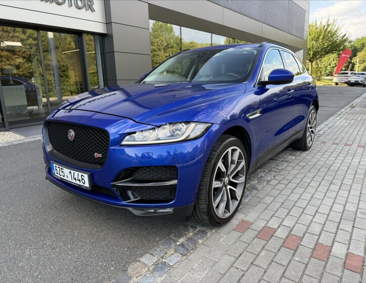 Jaguar F-Pace 2