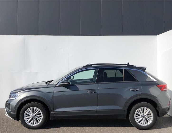 Volkswagen T-Roc 3
