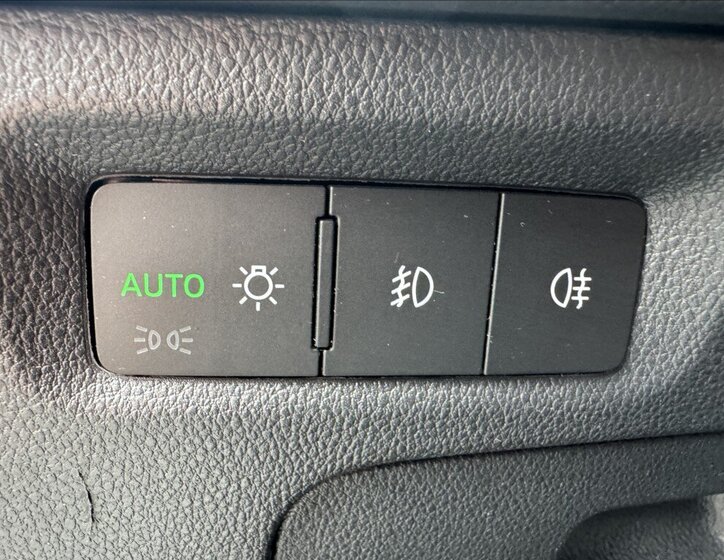 Škoda Octavia Sedan / Limuzína 1,5 l 110 kw