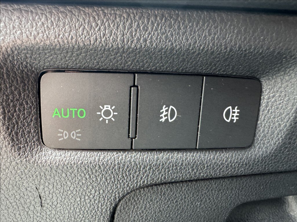 Škoda Octavia Sedan / Limuzína 1,5 l 110 kw