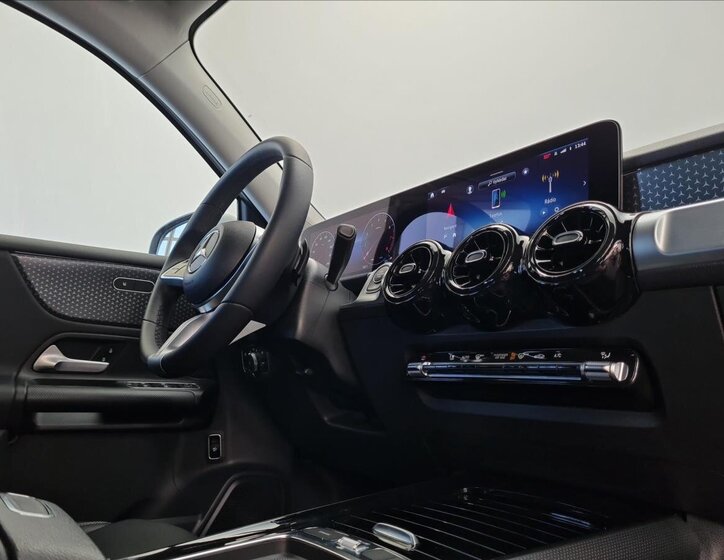 Mercedes-Benz GLB 16