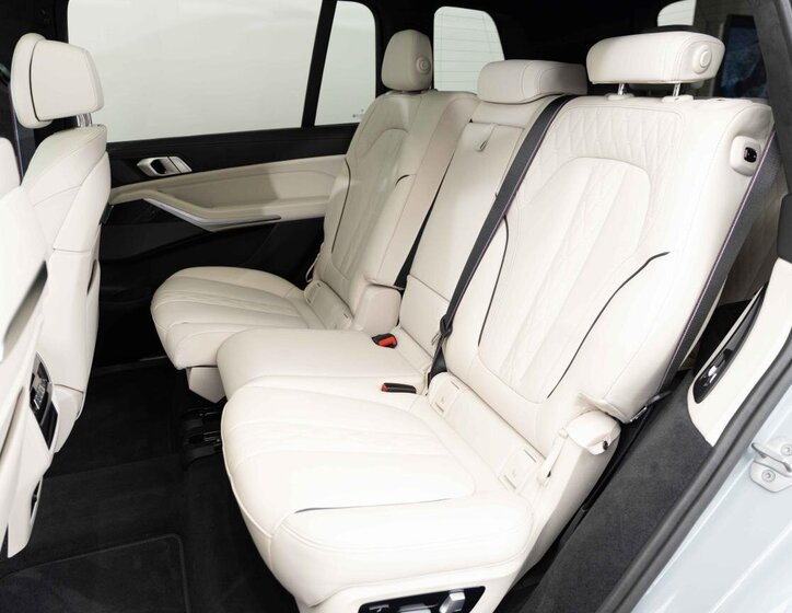 BMW X7 22