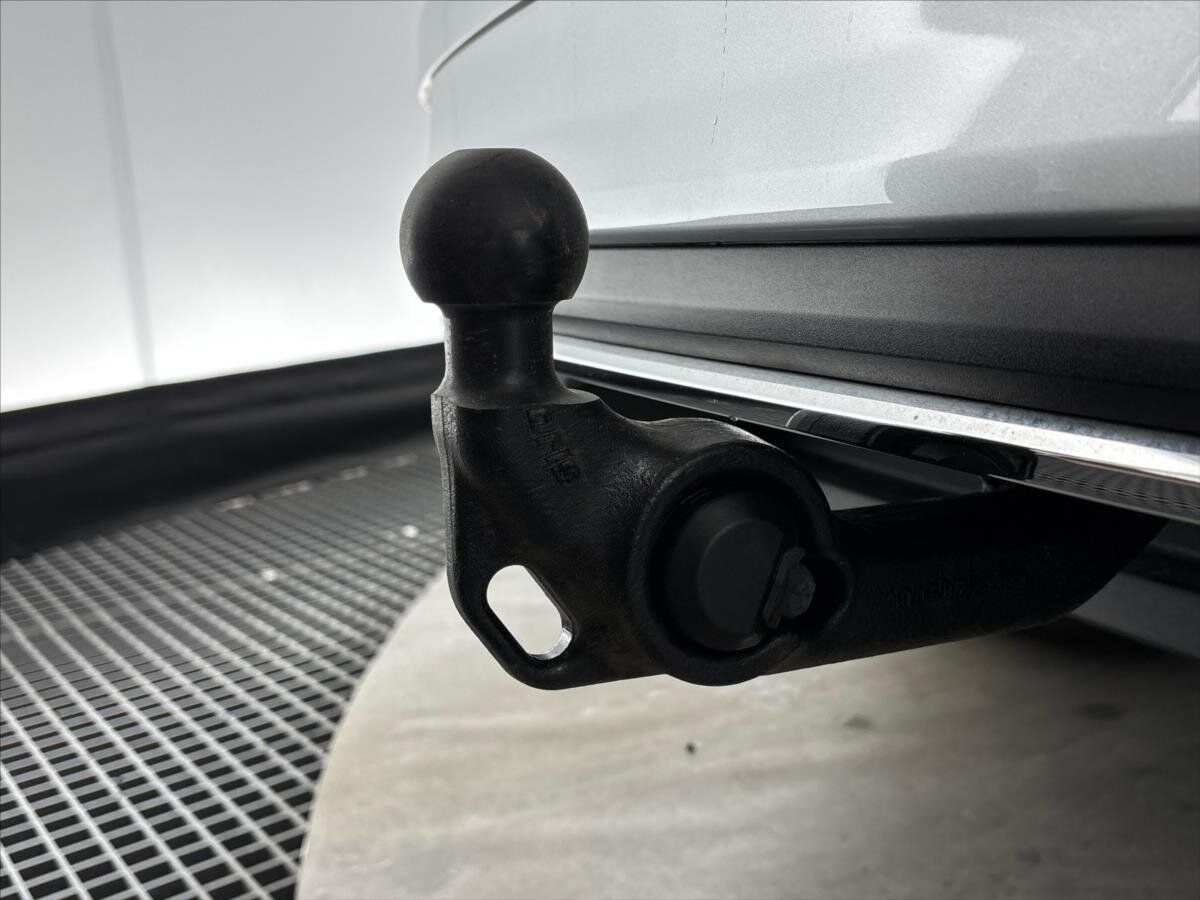 Škoda Karoq SUV / Terénní 1,5 l 110 kw