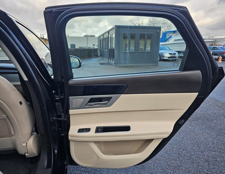 Jaguar XF Sedan 2,0 l 177 kw