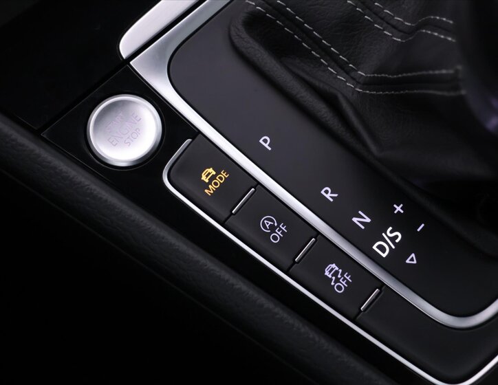 Volkswagen Golf Kombi 2,0 l 228 kw