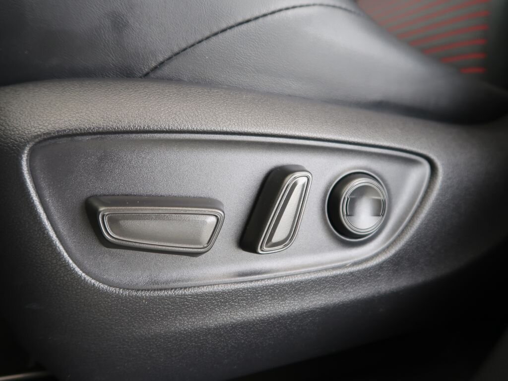 Toyota RAV4 SUV / Terénní 2,5 l 225 kw