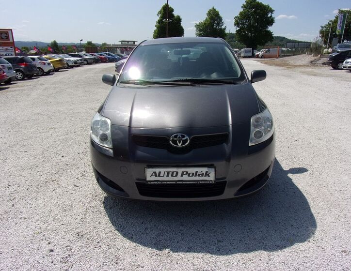 Toyota Auris 1