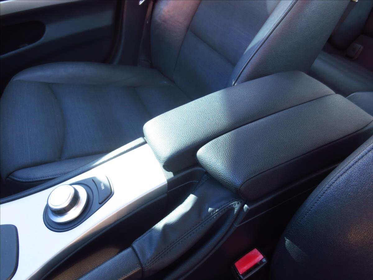 BMW Řada 3 Kombi 2,5 l 160 kw