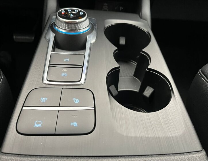 Ford Kuga SUV / Terénní 2,5 l 140 kw