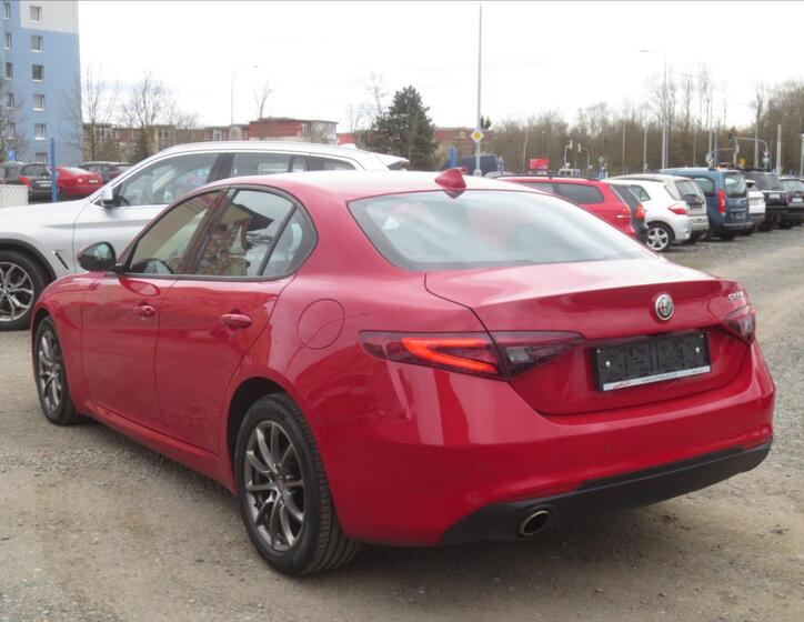 Alfa Romeo Giulia 4