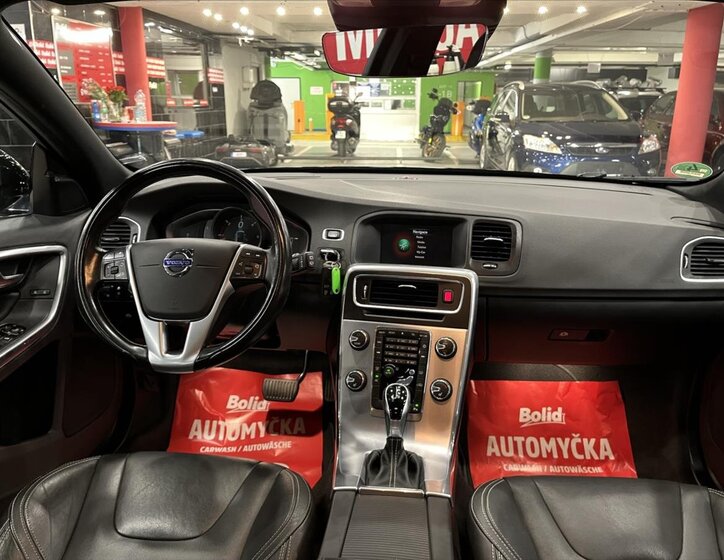 Volvo V60 Kombi 2,4 l 140 kw