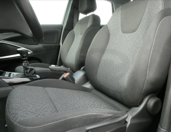 Opel Crossland X MPV 1,2 l 96 kw