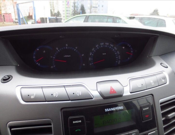 SsangYong Rodius VAN-Minibus 2,0 l 114 kw