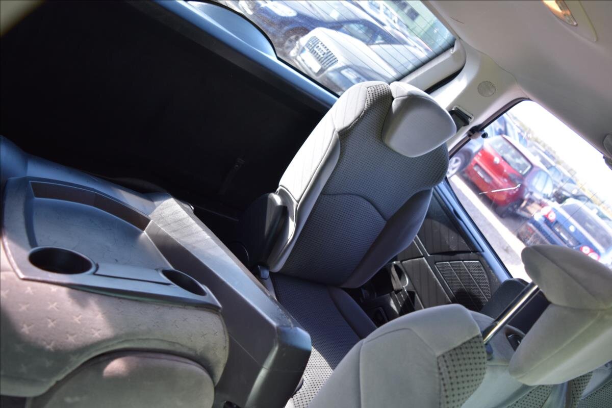 Peugeot 807 MPV 2,0 l 100 kw