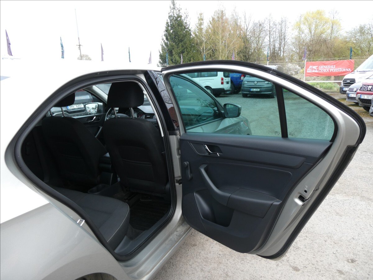 Škoda Rapid Sedan / Limuzína 1,2 l 77 kw