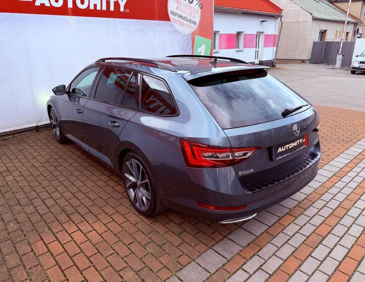 Škoda Superb 9
