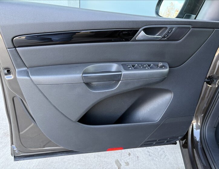 Volkswagen Sharan Kombi 2,0 l 110 kw