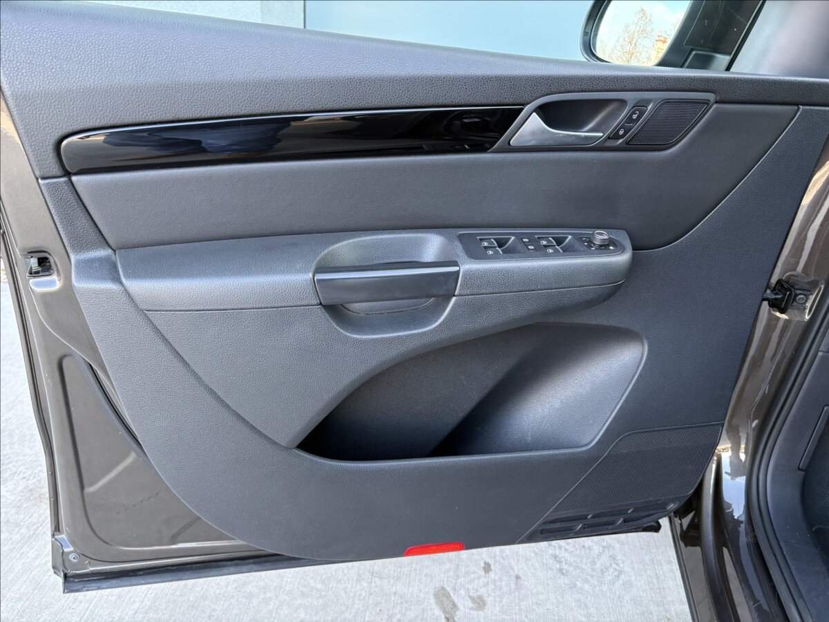 Volkswagen Sharan Kombi 2,0 l 110 kw