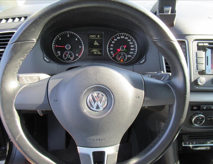 Volkswagen Sharan MPV 2,0 l 103 kw