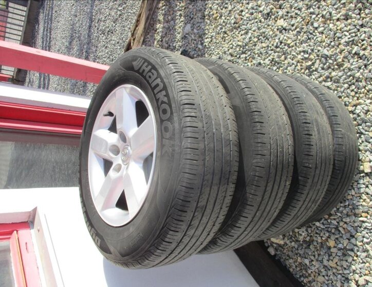 Toyota RAV4 SUV 2,2 l 100 kw