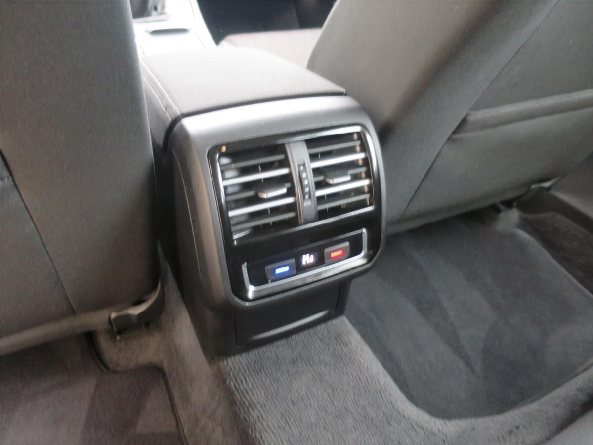 Volkswagen Passat Kombi 1,4 l 92 kw