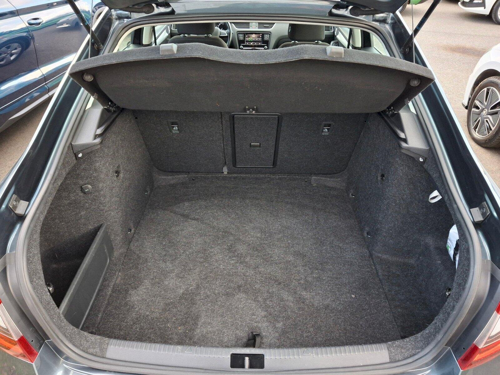 Škoda Octavia Sedan / Limuzína 1,5 l 110 kw