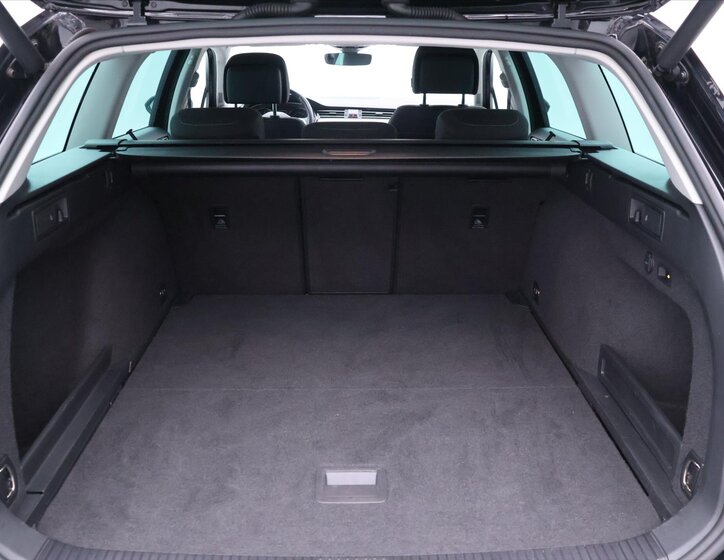 Volkswagen Passat Kombi 1,5 l 373 kw