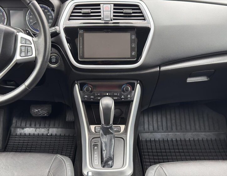 Suzuki SX4 S-Cross SUV / Terénní 1,4 l 103 kw