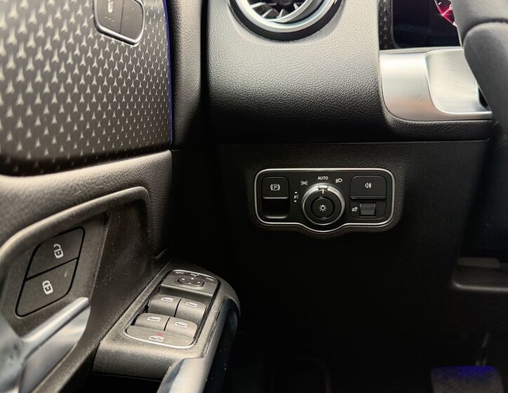 Mercedes-Benz GLB SUV / Terénní 2,0 l 110 kw