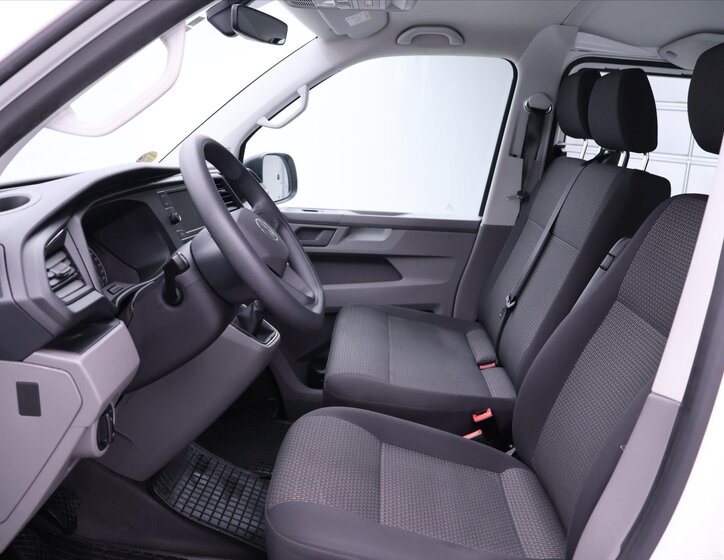 Volkswagen Transporter Kombi 2,0 l 81 kw